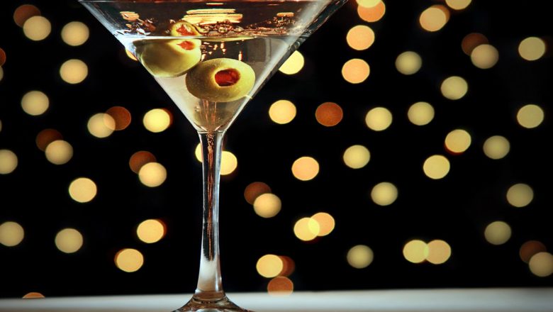 Cocktail Guide: How to Order and Drink a Martini Like a Man